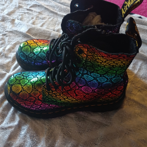 Rainbow Doc Martens in size 2 young ladies. Very expensive new and these are new - Picture 10 of 10